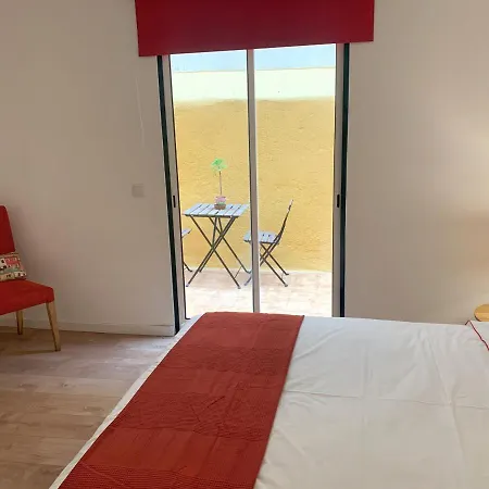 Apartment Romantichome At Alfama's Heart Lisbon