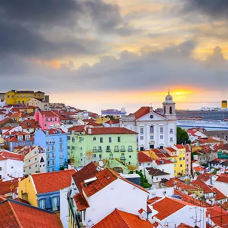 Apartment Romantichome At Alfama's Heart Lisbon