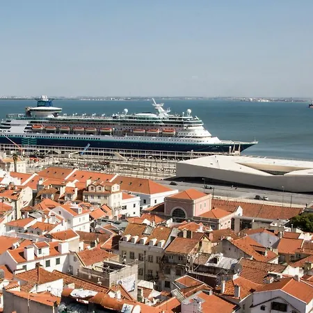 Romantichome At Alfama's Heart アパート *